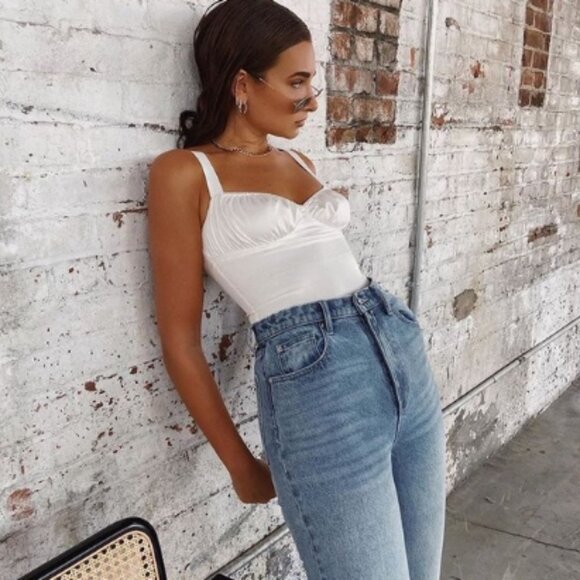 NWOT WeWoreWhat White Ruched Satin Bodysuit Size 4 - Picture 4 of 8